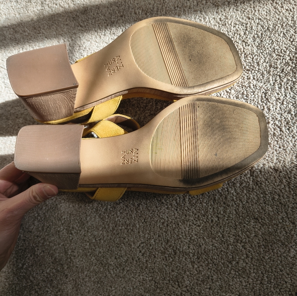 Like New Naturalizer Yellow Suede Block Heel Sandals 8.5 Wide - Picture 9 of 9